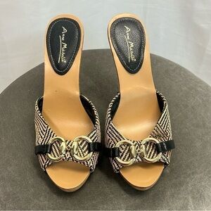 Anne Michelle black cream woven horsebit wooden cone heel clog mules Sz 8🇨🇦